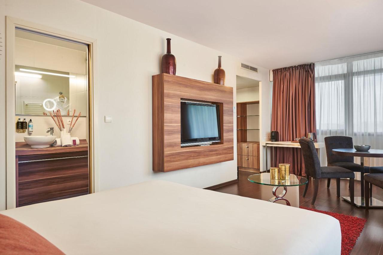Hotel Gatsby By Happyculture Chassieu Exterior foto